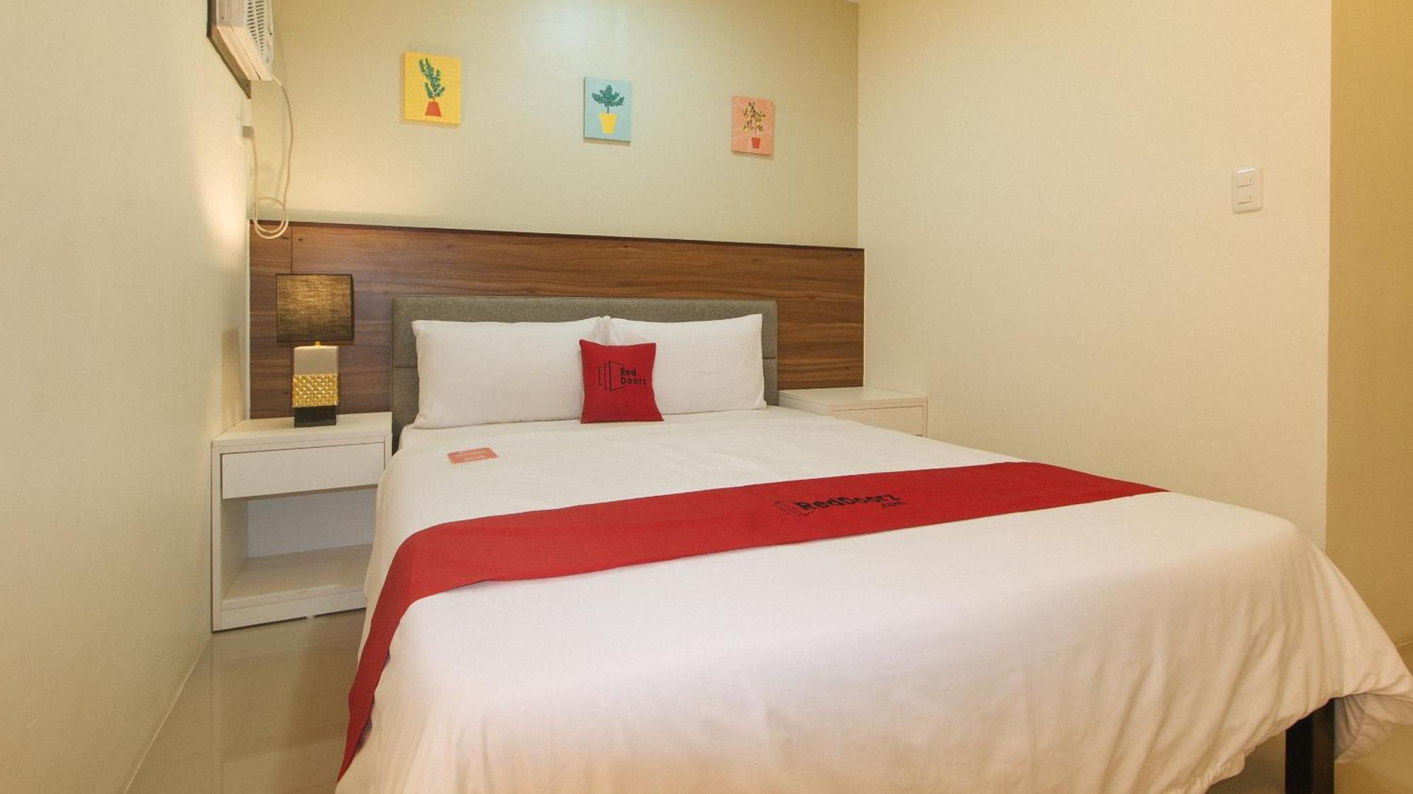 Reddoorz @ Leoncia Apartelle Mandawe Extérieur photo