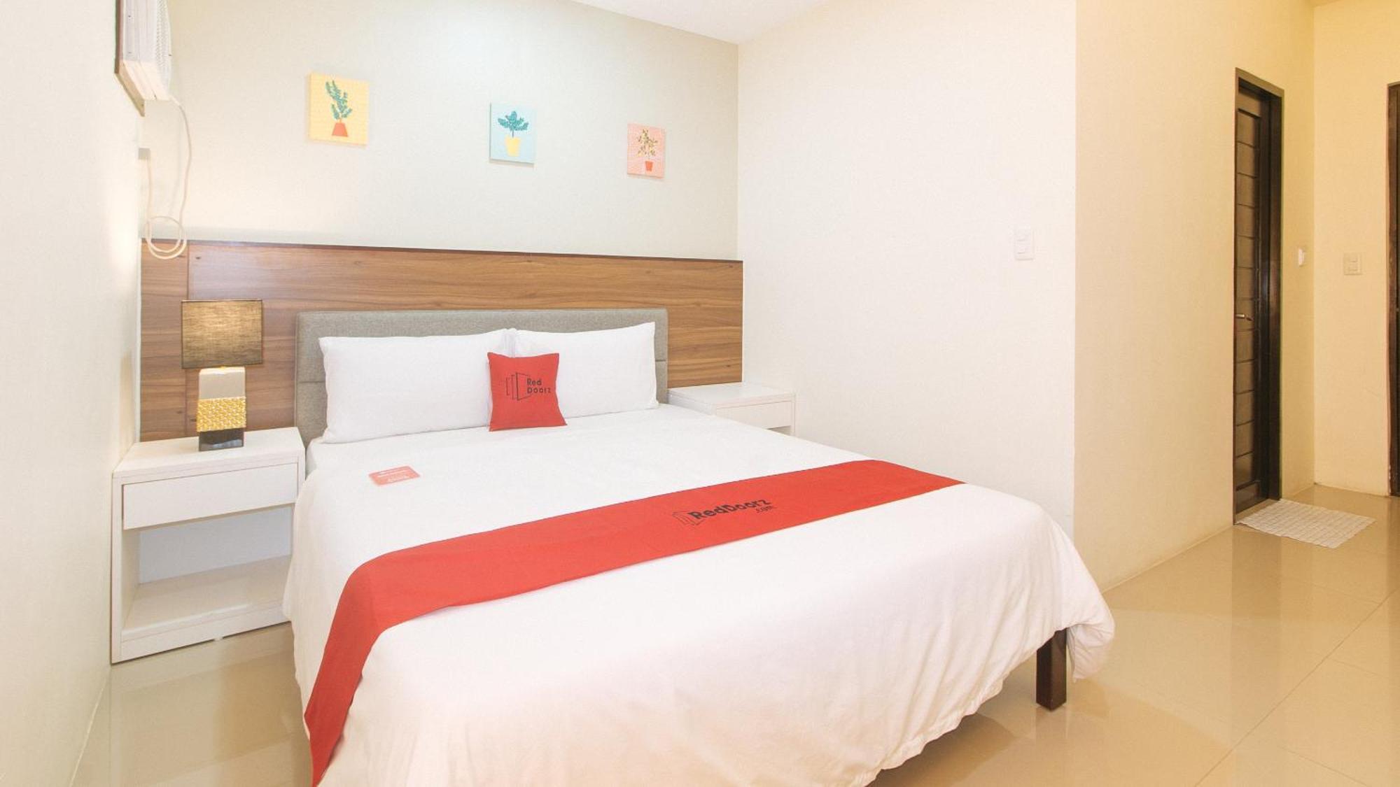 Reddoorz @ Leoncia Apartelle Mandawe Extérieur photo